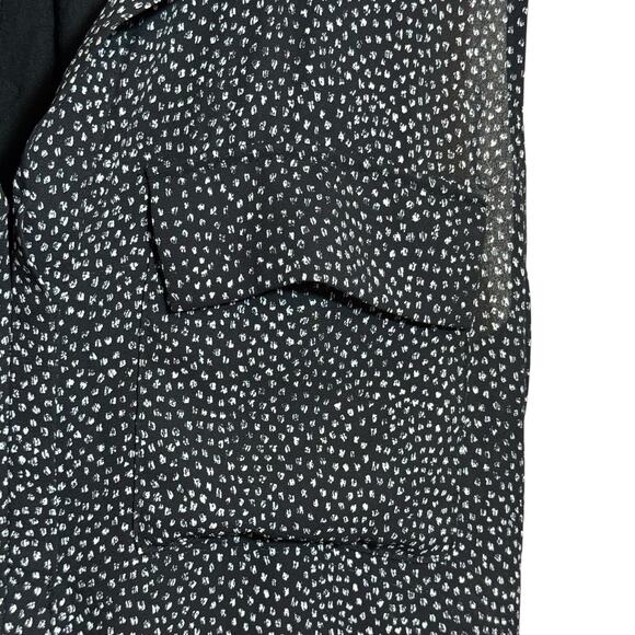 Loft Women's Black & White Sleeveless Top Size Medium with Collar & Pockets - Picture 4 of 7